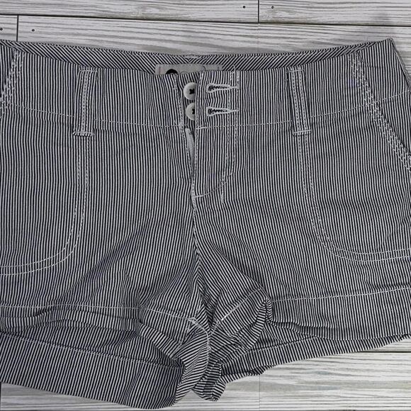 Kohls Women's Shorts - Picture 1 of 5